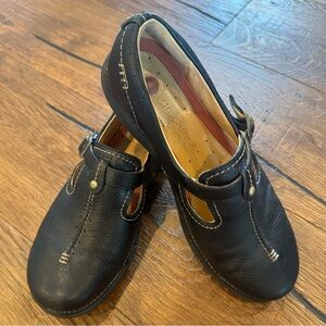 Clarks Black Leather Loafers Mary Jane Vintage